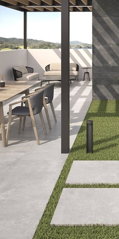 Terrassenplatten von Geotiles der Serie Magda im Design Blanco